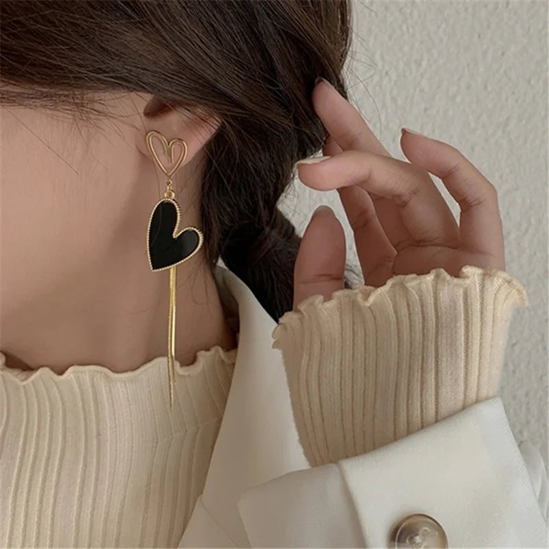 Black Heart Asymmetric Drop Earrings