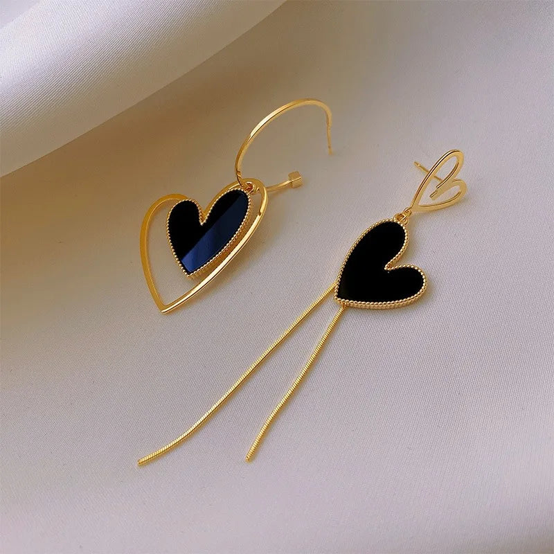 Black Heart Asymmetric Drop Earrings