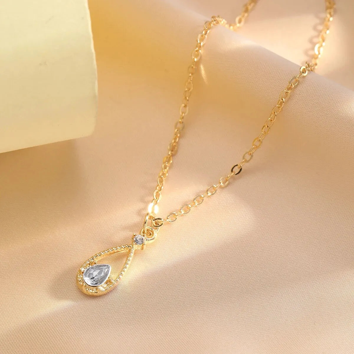 Zircon Water Drop Clavicle Necklace