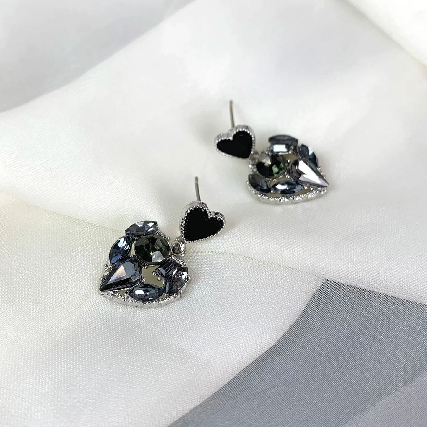 Black Heart Asymmetric Drop Earrings