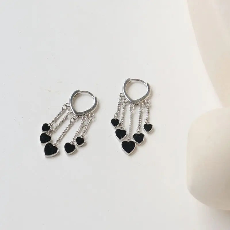 Black Heart Asymmetric Drop Earrings