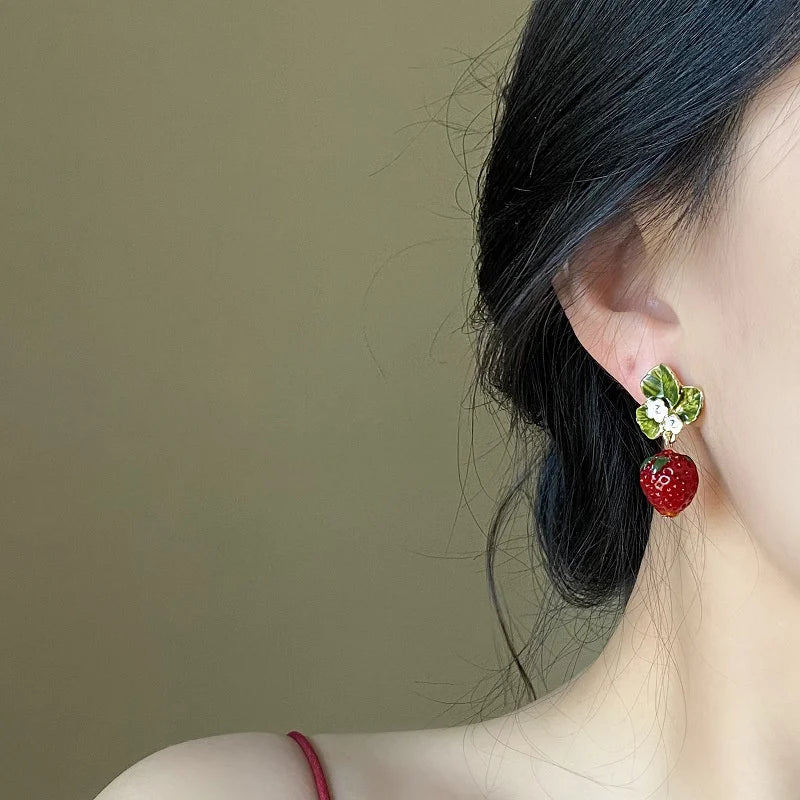 Delicate Red Strawberry Flower Drop Earrings for Women 3D Simulated Fruit Green Leaves Earrings Girls Jewelry Accessories