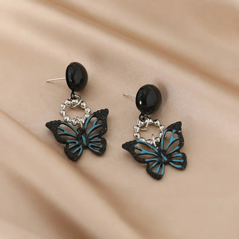 Black Heart Asymmetric Drop Earrings